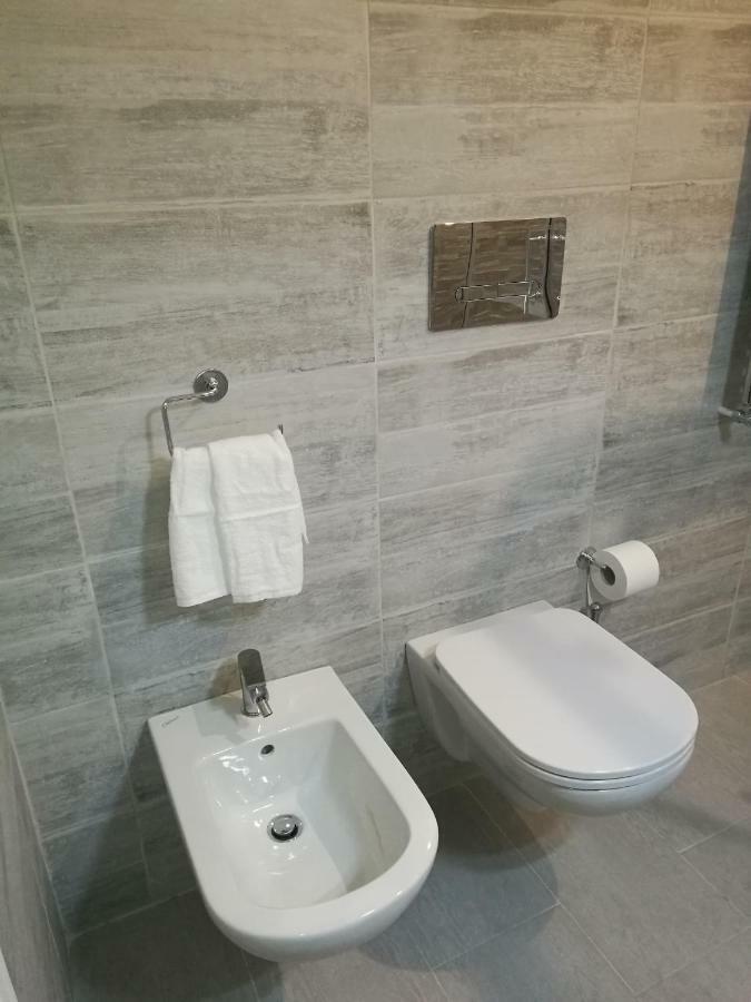 B&B Marange Наполи Екстериор снимка