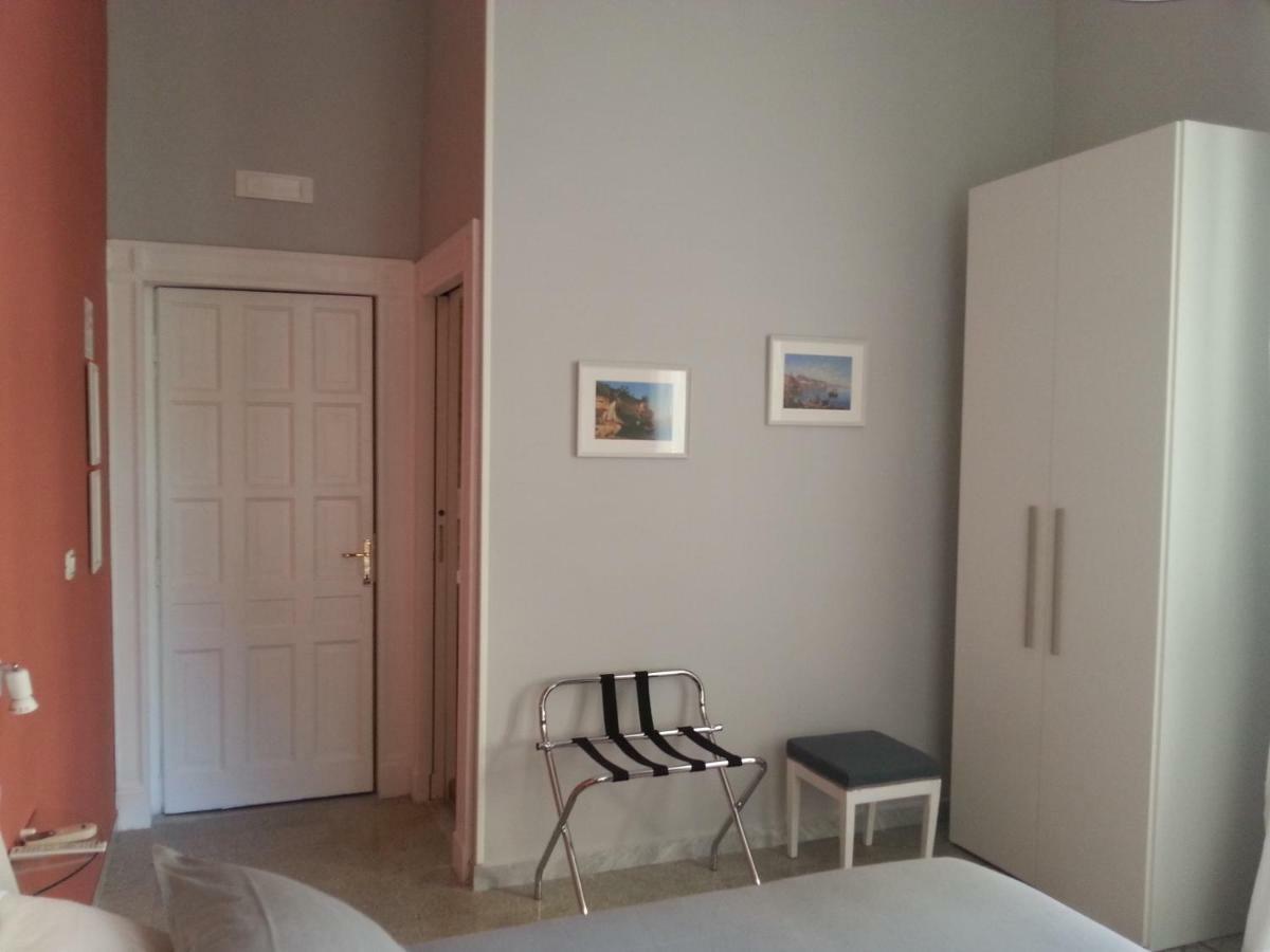 B&B Marange Наполи Екстериор снимка
